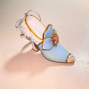 NWT Heirloom Ornaments by Ashton Drake The Queen’s Waltz